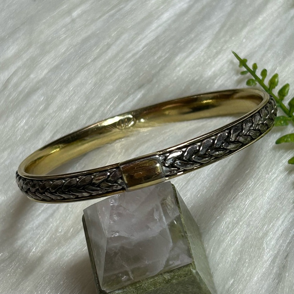 Liz Claiborne two tone bangle Bracelet - Picture 3 of 8
